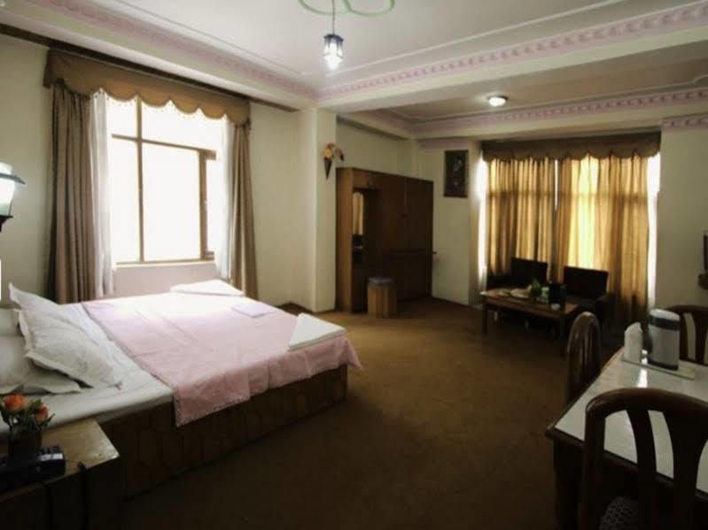 The Shivalik Hotel Manāli Kültér fotó